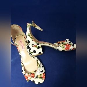 BETSEY Johnson dots tropical floral shoe s10